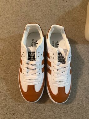 adidas Men’s Low-Top Sneakers in White and Brown
